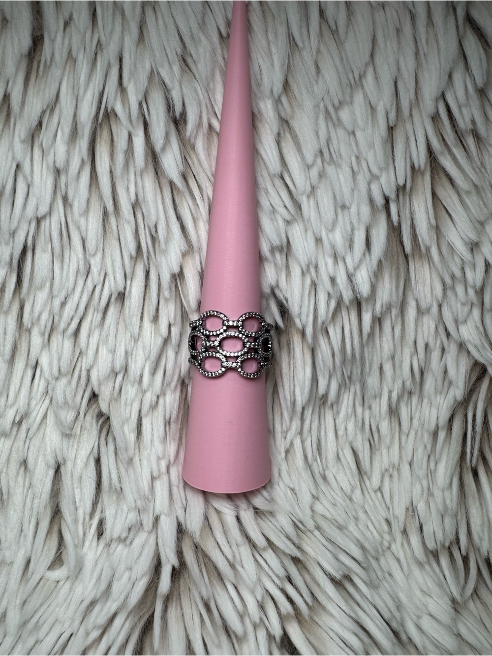 Gorgeous ring - Picture 2 of 6